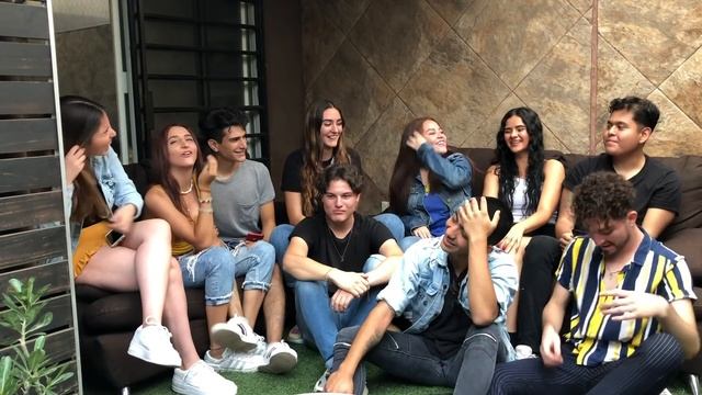 CHICAS CONTESTAN PREGUNTAS SOBRE HOMBRES смотреть онлайн