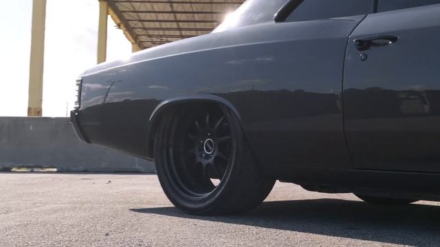 LS Powered 1967 Chevelle with a sinister new look! смотреть онлайн