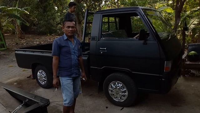 Full bodi stiker matte chrome (tiffany) dan hitam dop - L300 смотреть онлайн