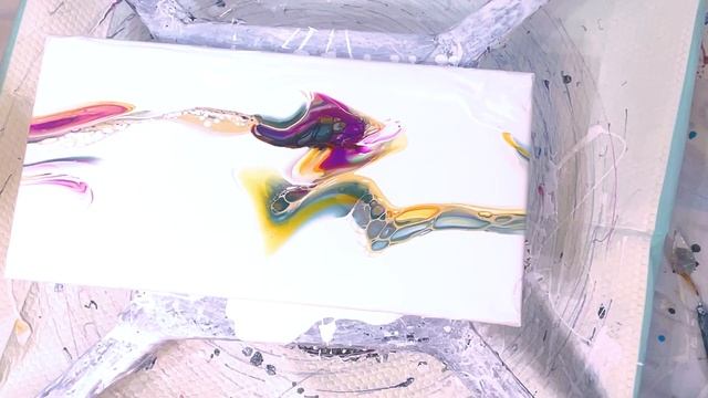 Minimal SWIPE With NEGATIVE Space #fluidart #acrylicpour #abstractart 244 смотреть онлайн