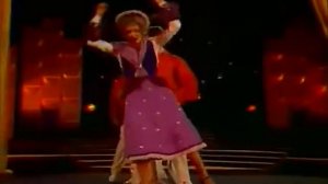 Лилия Амарфий и артисты балета Московского театра оперетты - Песенка Зюки