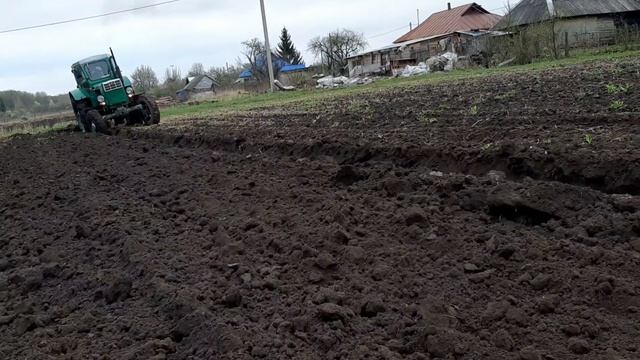 Т-40АМ "вспашка огорода после дождя" смотреть онлайн