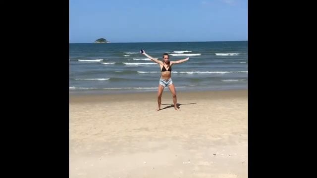 Горячий танец на горячем курорте смотреть онлайн