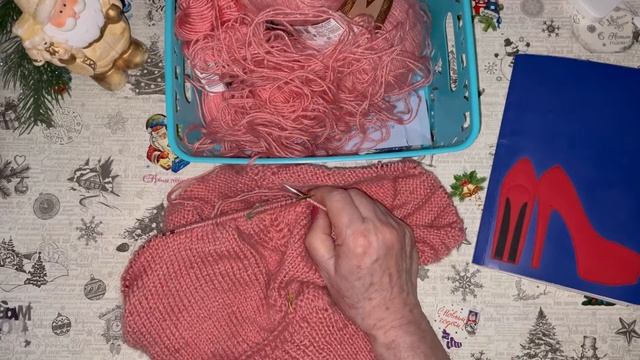 Все время в работе: вяжем, распускаем и опять вяжем…/ Рандомная неделя Декабрь / 3 день / смотреть онлайн