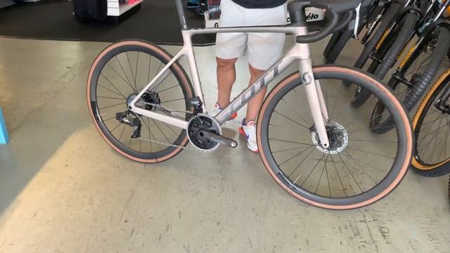 The new 2022 Scott Addict RC 10 is here and it's superlight! смотреть онлайн