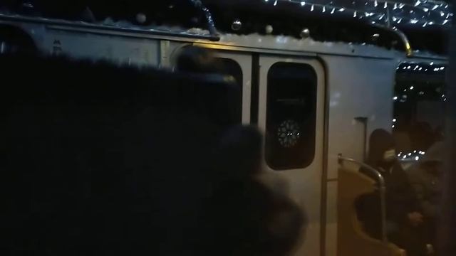 Поездка на обновлённом Новогоднем Еже по ТКЛ Тушинская- Октябрьское поле. смотреть онлайн