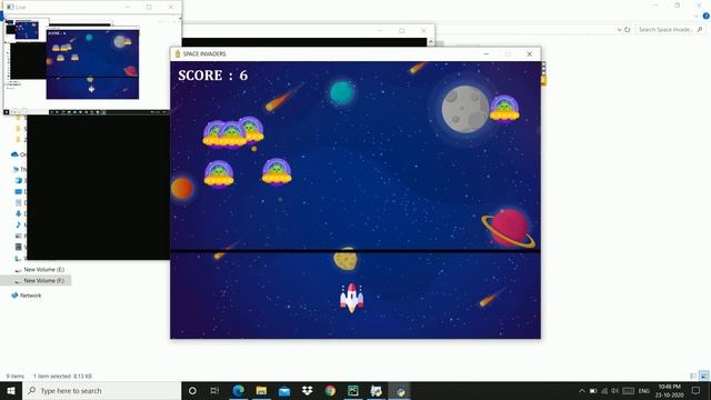 Playing Space Invaders\ Self-made using python смотреть онлайн