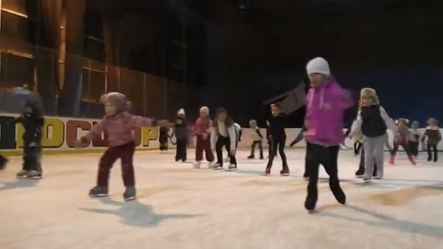Малыши на льду 01 смотреть онлайн