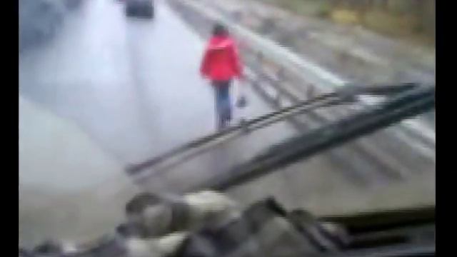 Пьяный пешиход смотреть онлайн