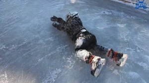 КРУТОЙ КАТОК дома: Кириллл и Филипп  играют в ХОККЕЙ и чистят снег/ kids hockey // KiFill boys