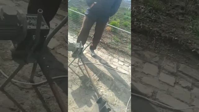 Ямобур .(электродвигатель+червячный редуктор+шнек+сверло) смотреть онлайн