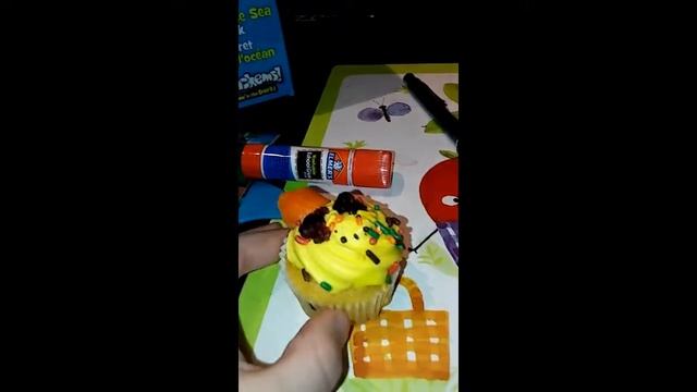 Как сделать цыпленка из капкейка? Сupcake chiсken своими руками смотреть онлайн