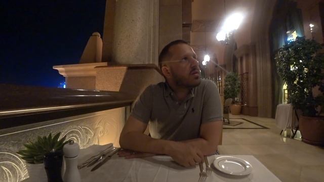 Первые дни в EMIRATES PALACE | МУЖ злой | отдых в АБУ-ДАБИ смотреть онлайн