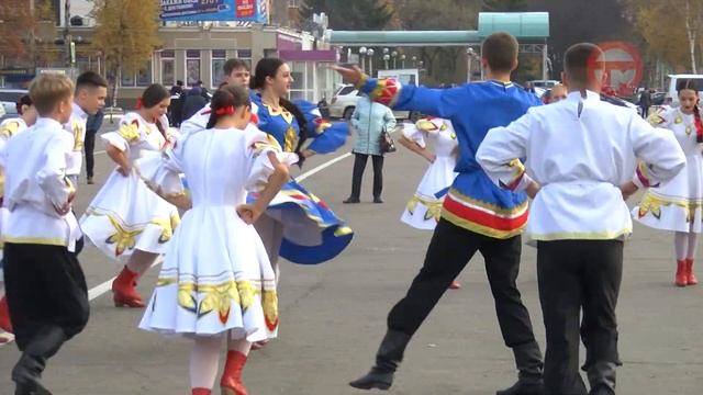 Флешмобы устроят в Уссурийске ко дню народного единства смотреть онлайн
