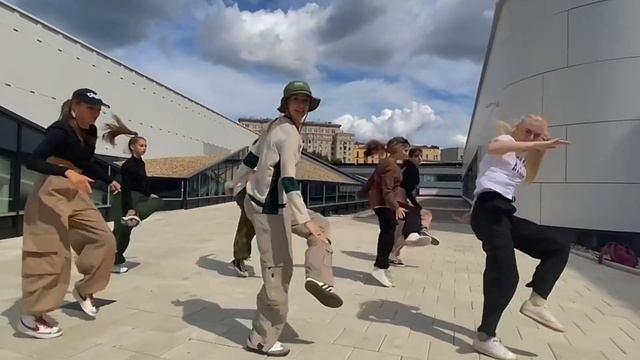 New video ?Преподаватель: Лиза Салтыкова ✊?Съёмка : Маша Юрьева ?Трек : Ирина Кайратовна ? смотреть онлайн