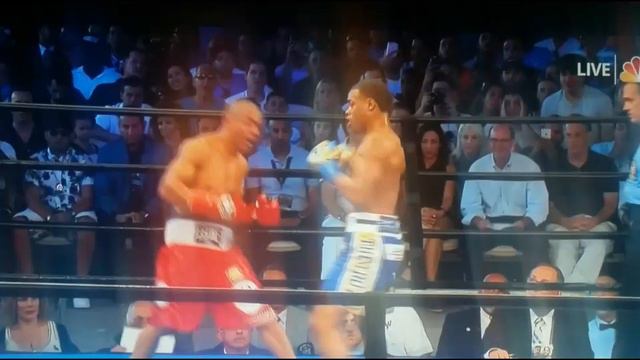 Errol Spence STOPS Leaonard Bundu Hands down man down! (No Footage) смотреть онлайн