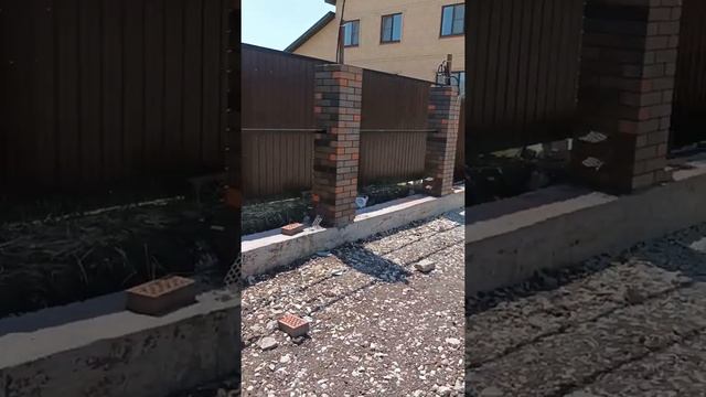 Красивый забор из кирпича смотреть онлайн