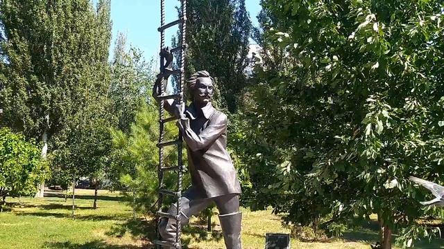Первый памятник Олегу Янковскому смотреть онлайн