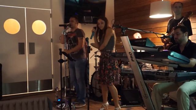 Loco Band In Dukley Beach Lounge