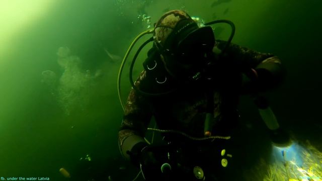 Подо льдом .Zemledus niršana slokas karjera. Under the ice diving. смотреть онлайн