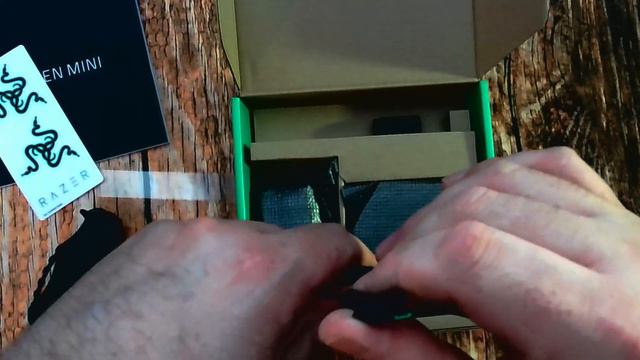 Razor Seiren Mini Microphone Unboxing смотреть онлайн
