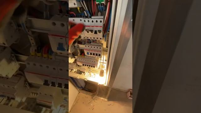 Работа переключателя фаз DigiTop в частном доме смотреть онлайн