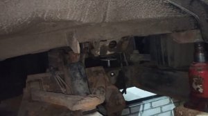 Iveco Daily.  Замена подушек кабины.