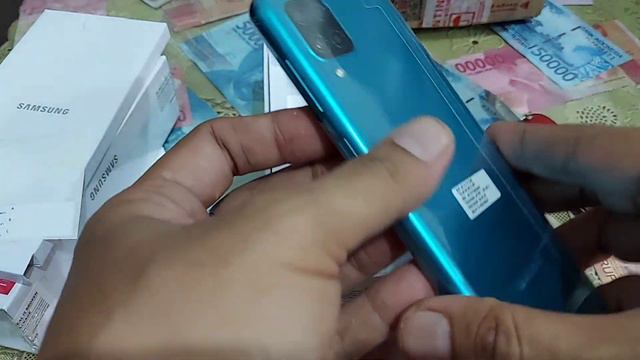 Samsung Galaxy M12 Unboxing смотреть онлайн