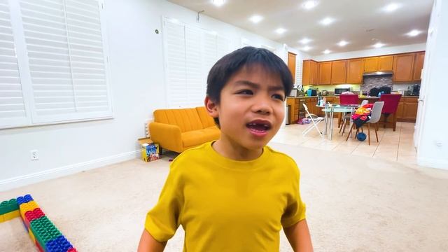 Wendy and Eric Learning ABCs with Summer Alphabet in Swimming Pool смотреть онлайн