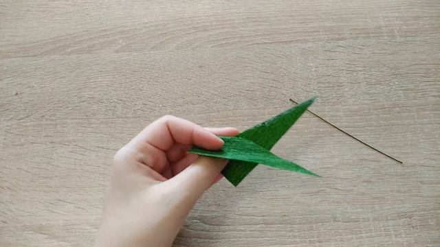 Мастер класс по изготовлению листьев для пионов из гофрированной бумаги, букеты из конфет смотреть онлайн