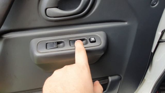 Suzuki Jimny 4 Sport - Pequeno no tamanho e terror das trilhas!! смотреть онлайн