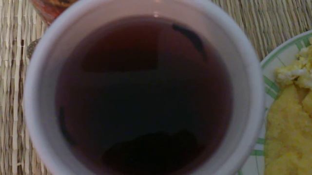 Yellow Hominy Grits, Eggs and Hibiscus Tea смотреть онлайн