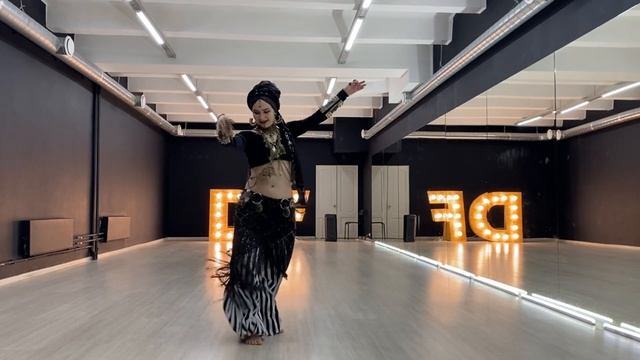 Elena Ukhova | Old School | Tribal fusion bellydance смотреть онлайн