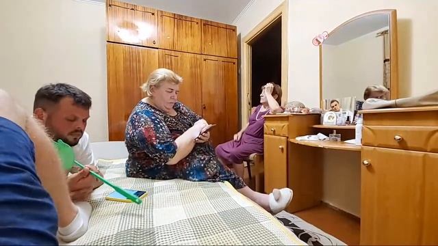 Онлай с мамой Надей и Колей смотреть онлайн