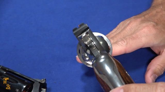 Old v New: New Colt Python vs 1972 S&W Model 19 смотреть онлайн