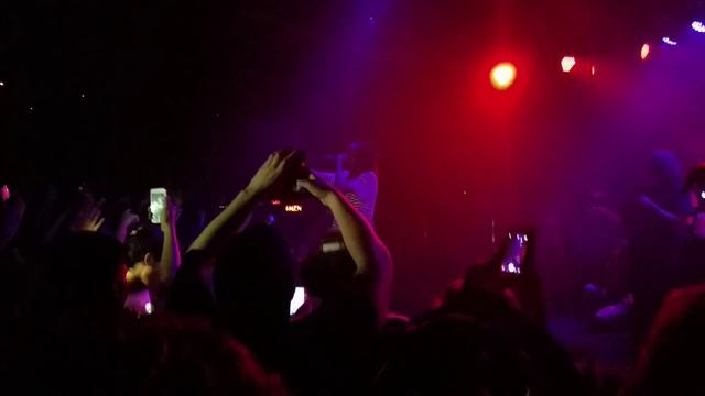 Chris Travis - Crazy смотреть онлайн