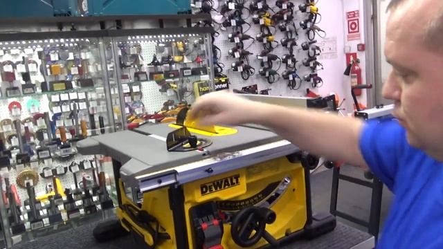 распиловочный станок(Циркулярный станок) DeWalt DWE 7485 QS смотреть онлайн