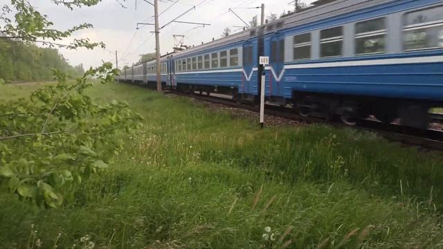 Электропоезд ЭР9Т по маршруту Орша-Минск прибывает на ст. Жодино смотреть онлайн