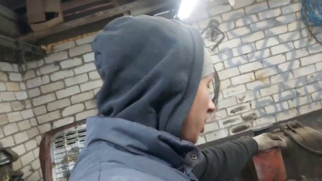 ТРАКТОР Т-25, СТУК в моторе, снимаем ДВИГАТЕЛЬ... смотреть онлайн