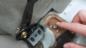 Nissan Micra K11: How To Remove the Rear Seats (Remove Bench Seats)