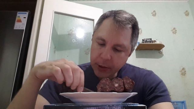 АСМР ИТИНГ. КУШАЮ КРОВЯНУЮ КОЛБАСУ. ASMR смотреть онлайн