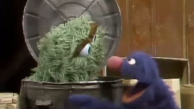 Classic Sesame Street - Grover Annoys Oscar