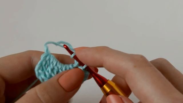 КАК СВЯЗАТЬ БАНТИК КРЮЧКОМ УРОКИ ВЯЗАНИЯ КРЮЧКОМ смотреть онлайн