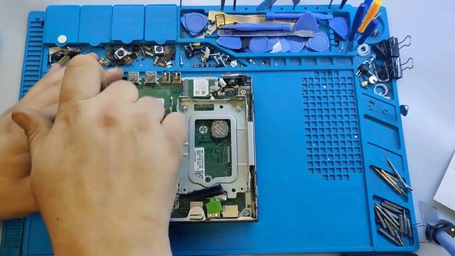 Разбор компьютера HP 260 G2 Desktop Mini смотреть онлайн