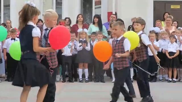 Танец Дня знаний 2022 Феодоосия, школа №3 смотреть онлайн