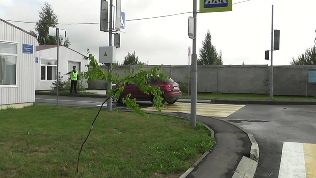 Не предоставление преимущества пешеходу смотреть онлайн