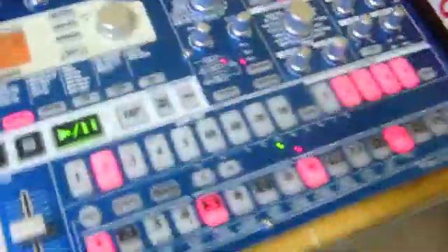 Short Electro house song made with korg emx - 1 смотреть онлайн
