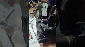 Шкода рапид 1.6л 110 л.с. ремонт узла помпа-термостат, натяжение приводного ремешка помпы