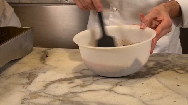 A Cooking Masterclass with Pierre Hermé from Le Royal Monceau - Raffles Paris смотреть онлайн