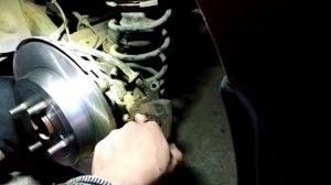 ХЕНДАЙ СОЛЯРИС ЗАМЕНА ЗАДНИХ ТОРМОЗНЫХ КОЛОДОК И ТОРМОЗНЫХ ДИСКОВ СВОИМИ РУКАМИ В ПОЛЕВЫХ УСЛОВИЯХ